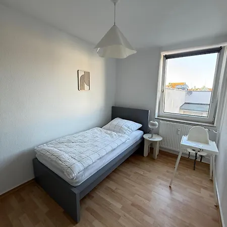 Schoene Gegenueber Bahnhof