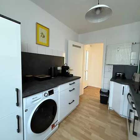 Schoene Gegenueber Bahnhof * Cassel