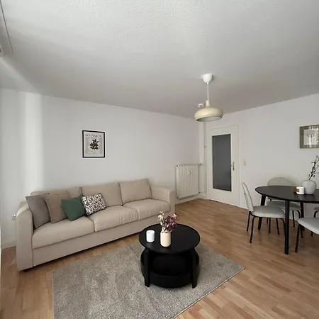 Schoene Gegenueber Bahnhof Apartament Kassel